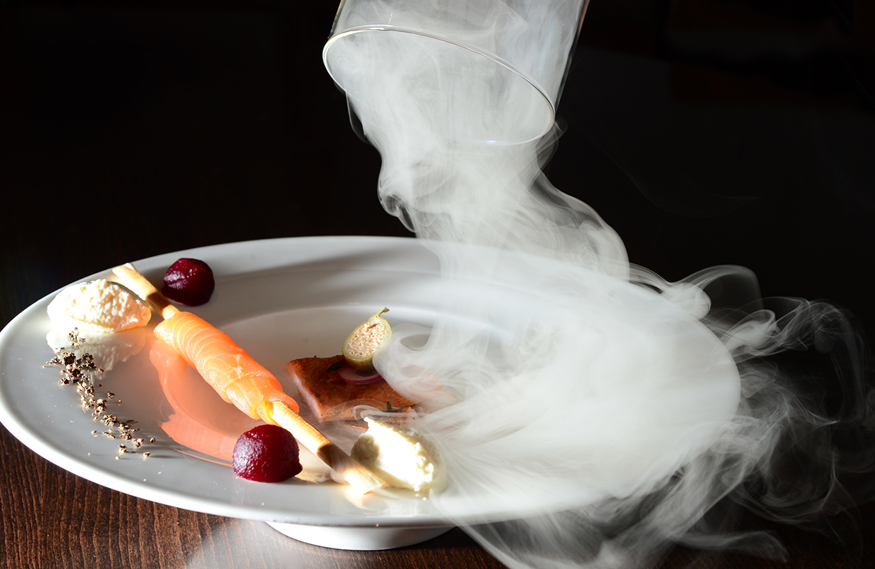 Lachsgericht aus der Küche der Cantina Caverna, Lungern (OW)